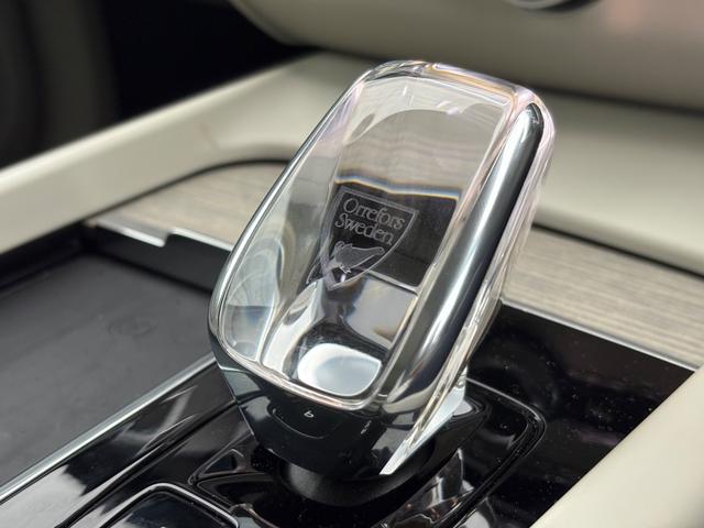 ＸＣ６０ リチャージアルティメトＴ６ＡＷＤプラグインハイブリド　パノラマサンルーフ／エアサスペンション／Ｇｏｏｇｌｅナビ／アップルカープレイ／Ｆ＆Ｒシートヒーター／ステアリングヒーター／ベンチレーション／マッサージ機能／３６０カメラ（21枚目）