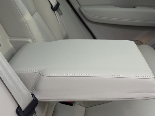 ＸＣ６０ リチャージアルティメトＴ６ＡＷＤプラグインハイブリド　パノラマサンルーフ／エアサスペンション／Ｇｏｏｇｌｅナビ／アップルカープレイ／Ｆ＆Ｒシートヒーター／ステアリングヒーター／ベンチレーション／マッサージ機能／３６０カメラ（50枚目）