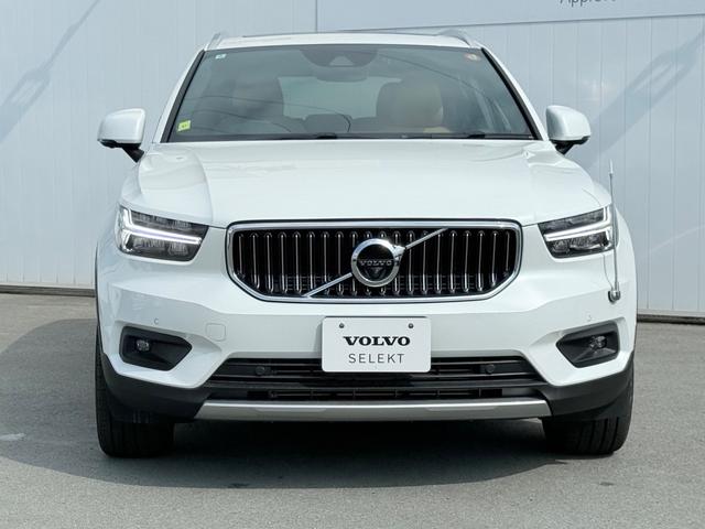 ＸＣ４０ リチャージ　ＰＨＶ　Ｔ５　インスクリプション　禁煙車／アンバーレザー／パノラマサンルーフ／ハーマンカードン／純正ナビ／ＴＶ／アップルカープレイ／Ｆ＆Ｒシートヒーター／ステアリングヒーター／３６０カメラ／フルＬＥＤｔライト／レインセンサー／１９ＡＷ（10枚目）
