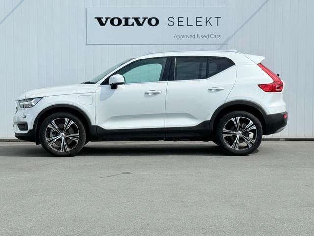 ＸＣ４０ リチャージ　ＰＨＶ　Ｔ５　インスクリプション　禁煙車／アンバーレザー／パノラマサンルーフ／ハーマンカードン／純正ナビ／ＴＶ／アップルカープレイ／Ｆ＆Ｒシートヒーター／ステアリングヒーター／３６０カメラ／フルＬＥＤｔライト／レインセンサー／１９ＡＷ（12枚目）