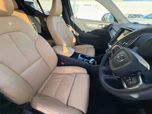 ＸＣ４０ リチャージ　ＰＨＶ　Ｔ５　インスクリプション　禁煙車／アンバーレザー／パノラマサンルーフ／ハーマンカードン／純正ナビ／ＴＶ／アップルカープレイ／Ｆ＆Ｒシートヒーター／ステアリングヒーター／３６０カメラ／フルＬＥＤｔライト／レインセンサー／１９ＡＷ（16枚目）