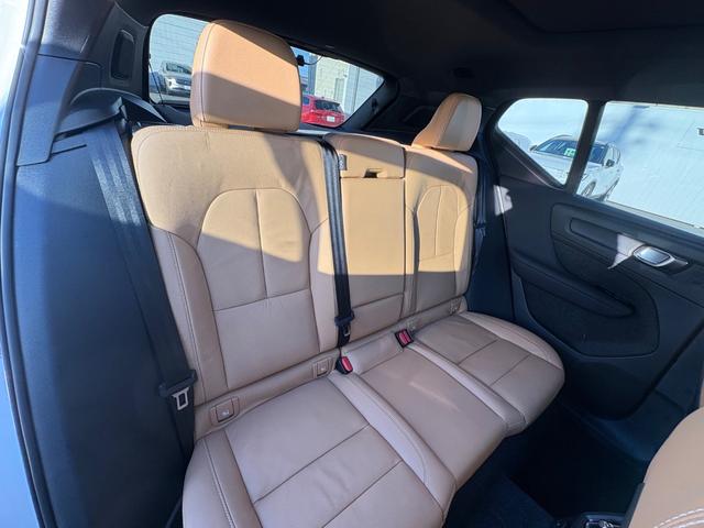 ＸＣ４０ リチャージ　ＰＨＶ　Ｔ５　インスクリプション　禁煙車／アンバーレザー／パノラマサンルーフ／ハーマンカードン／純正ナビ／ＴＶ／アップルカープレイ／Ｆ＆Ｒシートヒーター／ステアリングヒーター／３６０カメラ／フルＬＥＤｔライト／レインセンサー／１９ＡＷ（17枚目）