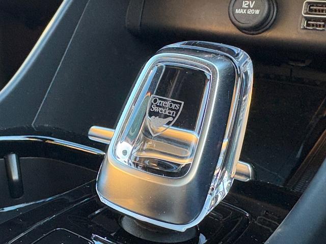 ＸＣ４０ リチャージ　ＰＨＶ　Ｔ５　インスクリプション　禁煙車／アンバーレザー／パノラマサンルーフ／ハーマンカードン／純正ナビ／ＴＶ／アップルカープレイ／Ｆ＆Ｒシートヒーター／ステアリングヒーター／３６０カメラ／フルＬＥＤｔライト／レインセンサー／１９ＡＷ（19枚目）
