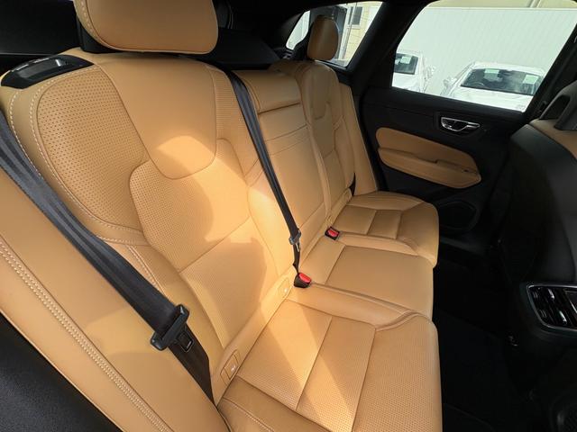 ＸＣ６０ Ｄ４　ＡＷＤ　インスクリプション　禁煙車／アンバーナッパレザー／純正ナビ／ＴＶ／Ｂｌｕｅｔｏｏｔｈ／カープレイ／Ｆ＆Ｒシートヒーター／マッサージ機能／ＬＥＤヘッドライト／オートライト／レインセンサー／ＥＴＣ（16枚目）