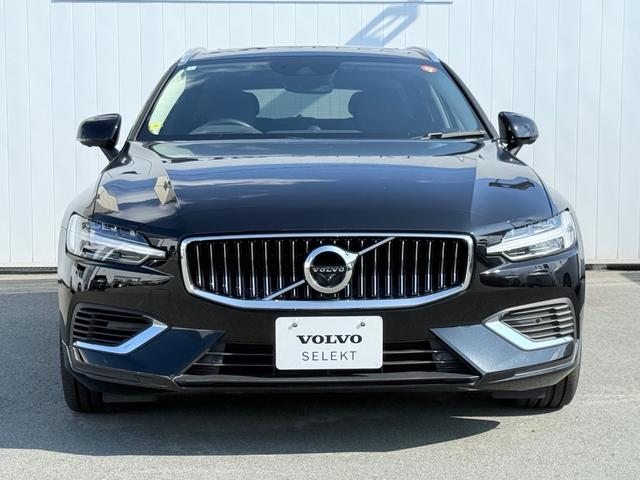 V60 リチャージ PHV T6 AWD インスクリプション ワンオーナー/禁煙車/パノラマサンルーフ/B&Wプレミアムサウンドシステム//チャコールレザー/F&Rシートヒーター/ステアリングヒーター/純正ナビ/TV/カープレイ/360カメラ/LEDヘッドライト(9枚目)