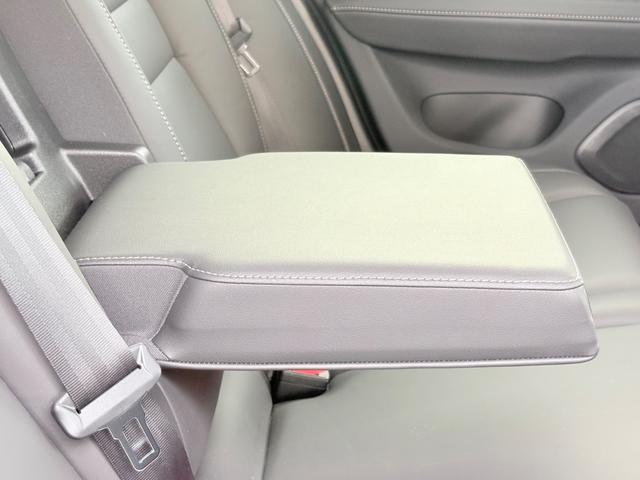 V60 リチャージ PHV T6 AWD インスクリプション ワンオーナー/禁煙車/パノラマサンルーフ/B&Wプレミアムサウンドシステム//チャコールレザー/F&Rシートヒーター/ステアリングヒーター/純正ナビ/TV/カープレイ/360カメラ/LEDヘッドライト(53枚目)