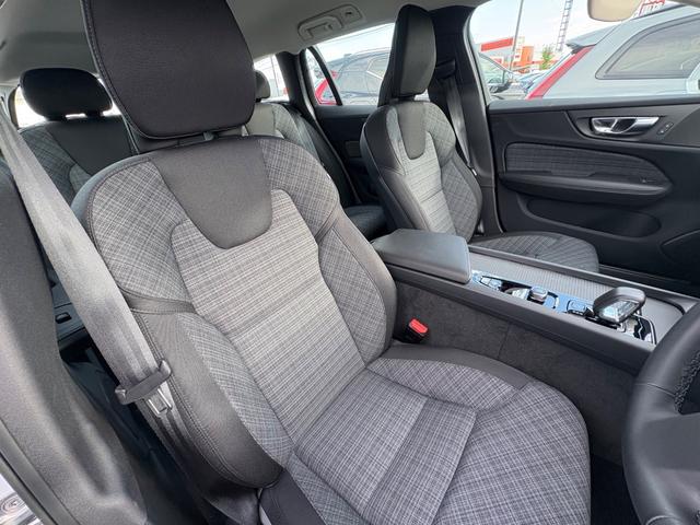 V60 クロスカントリー プラス B5 AWD 認定中古車/Googleナビ/カープレイ/Bluetooth/F&Rシートヒーター/ステアリングヒーター/360カメラ/衝突軽減B/LEDヘッドライト/オートライト/レインセンサー/ETC(8枚目)