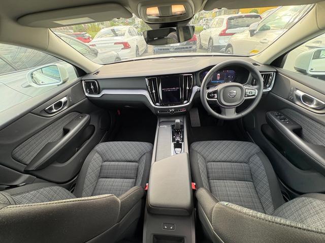 V60 クロスカントリー プラス B5 AWD 認定中古車/Googleナビ/カープレイ/Bluetooth/F&Rシートヒーター/ステアリングヒーター/360カメラ/衝突軽減B/LEDヘッドライト/オートライト/レインセンサー/ETC(12枚目)