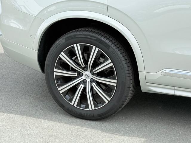 ＸＣ９０ Ｂ６　ＡＷＤ　インスクリプション　認定中古車／禁煙車／ブロンドナッパレザーシート／ハーマンカードン／純正ナビＴＶ／Ｂｌｕｅｔｏｏｔｈ／カープレイ／Ｆ＆Ｒシートヒーター／ステアリングヒーター／ベンチレーション／マッサージ機能／３列シート（17枚目）