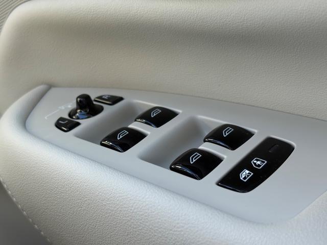 ＸＣ９０ Ｂ６　ＡＷＤ　インスクリプション　認定中古車／禁煙車／ブロンドナッパレザーシート／ハーマンカードン／純正ナビＴＶ／Ｂｌｕｅｔｏｏｔｈ／カープレイ／Ｆ＆Ｒシートヒーター／ステアリングヒーター／ベンチレーション／マッサージ機能／３列シート（33枚目）