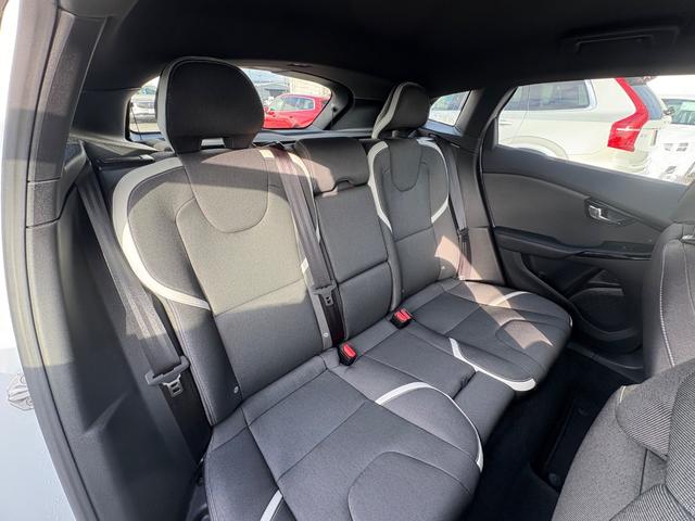 V40 クロスカントリー D4 ダイナミックエディション 禁煙車/純正ナビ/TV/Bluetooth/CD/LEDヘッドライト/レインセンサー/オートライト/ETC(7枚目)