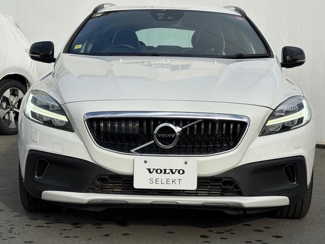 V40 クロスカントリー D4 ダイナミックエディション 禁煙車/純正ナビ/TV/Bluetooth/CD/LEDヘッドライト/レインセンサー/オートライト/ETC(9枚目)