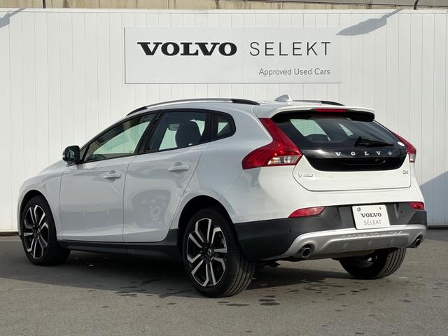 V40 クロスカントリー D4 ダイナミックエディション 禁煙車/純正ナビ/TV/Bluetooth/CD/LEDヘッドライト/レインセンサー/オートライト/ETC(11枚目)