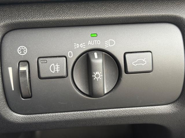 V40 クロスカントリー D4 ダイナミックエディション 禁煙車/純正ナビ/TV/Bluetooth/CD/LEDヘッドライト/レインセンサー/オートライト/ETC(25枚目)