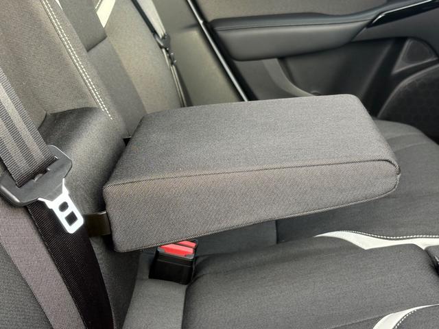 V40 クロスカントリー D4 ダイナミックエディション 禁煙車/純正ナビ/TV/Bluetooth/CD/LEDヘッドライト/レインセンサー/オートライト/ETC(33枚目)