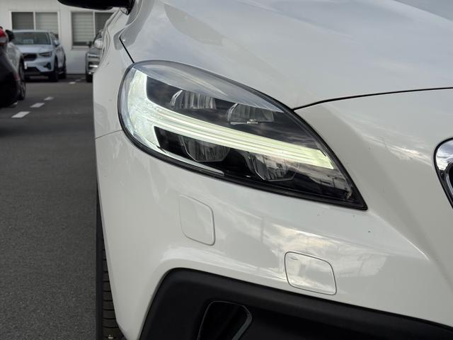 V40 クロスカントリー D4 ダイナミックエディション 禁煙車/純正ナビ/TV/Bluetooth/CD/LEDヘッドライト/レインセンサー/オートライト/ETC(36枚目)