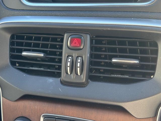 V40 D4 インスクリプション ディーゼルモデル/禁煙車/ブラックレザー/純正ナビ/TV/Bluetooth/ハーマンカードン/フロントシートヒーター/バックカメラ/LEDヘッドライト/レインセンサー/パワシート(19枚目)