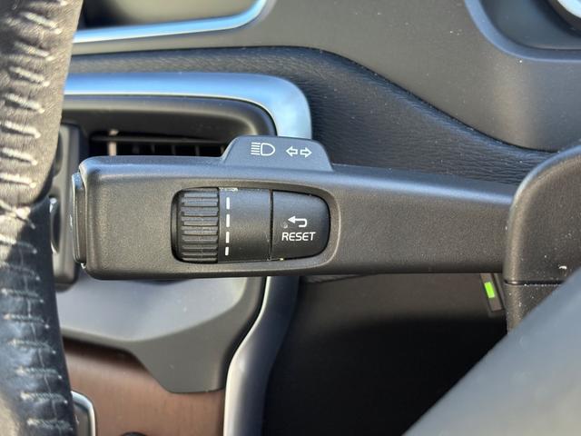 V40 D4 インスクリプション ディーゼルモデル/禁煙車/ブラックレザー/純正ナビ/TV/Bluetooth/ハーマンカードン/フロントシートヒーター/バックカメラ/LEDヘッドライト/レインセンサー/パワシート(23枚目)