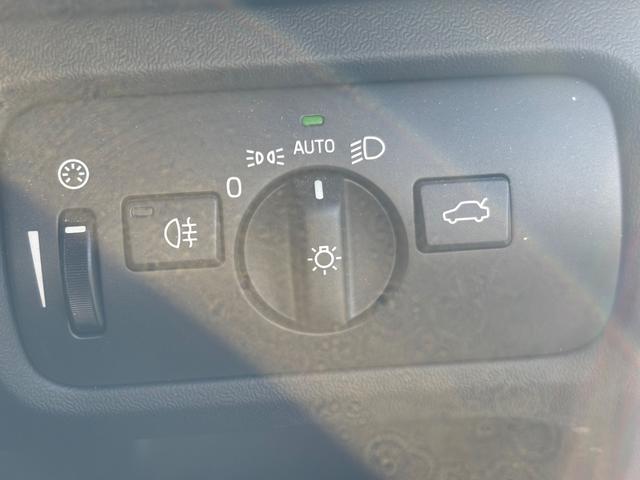 V40 D4 インスクリプション ディーゼルモデル/禁煙車/ブラックレザー/純正ナビ/TV/Bluetooth/ハーマンカードン/フロントシートヒーター/バックカメラ/LEDヘッドライト/レインセンサー/パワシート(25枚目)