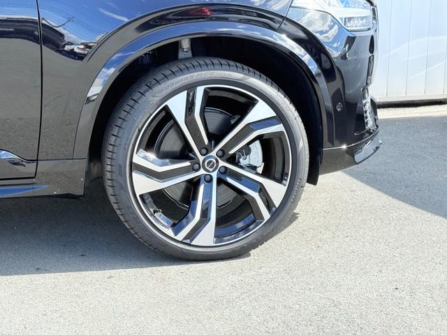 XC90 リチャージアルテメットT8AWDプラグインハイブリド ワンオーナー/禁煙車/ブロンドナッパレザーシート/パノラマサンルーフ/エアサスペンション/ハーマンカードン/Googleナビ/カープレイ/F&Rシートヒーター/ステアリングヒーター/ベンチレーション(17枚目)