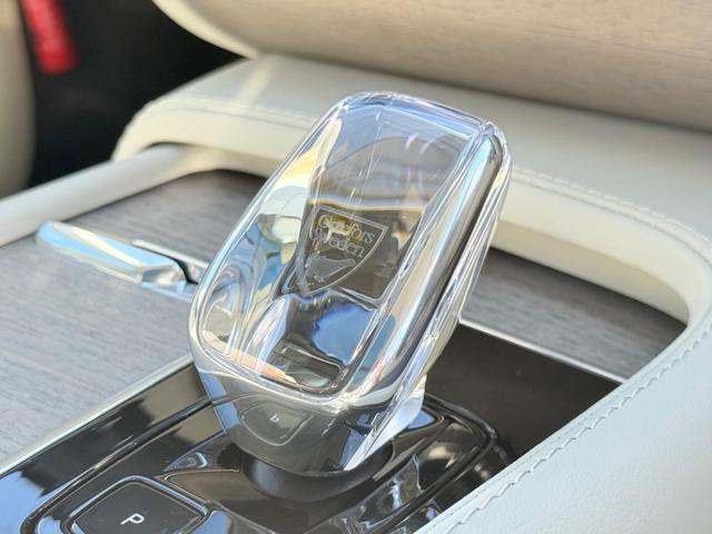 XC90 リチャージアルテメットT8AWDプラグインハイブリド ワンオーナー/禁煙車/ブロンドナッパレザーシート/パノラマサンルーフ/エアサスペンション/ハーマンカードン/Googleナビ/カープレイ/F&Rシートヒーター/ステアリングヒーター/ベンチレーション(36枚目)
