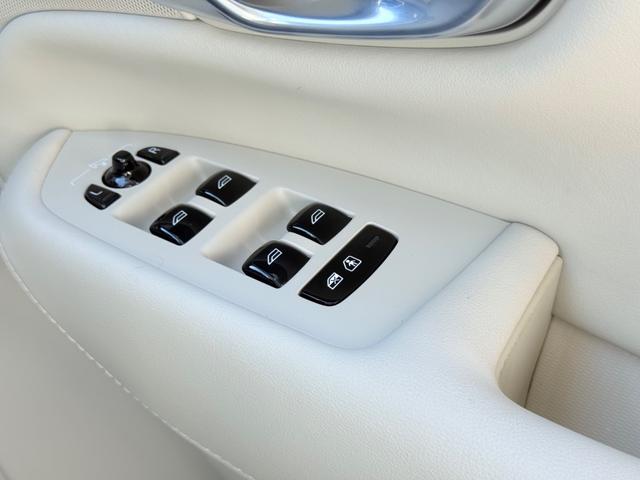 XC90 リチャージアルテメットT8AWDプラグインハイブリド ワンオーナー/禁煙車/ブロンドナッパレザーシート/パノラマサンルーフ/エアサスペンション/ハーマンカードン/Googleナビ/カープレイ/F&Rシートヒーター/ステアリングヒーター/ベンチレーション(48枚目)