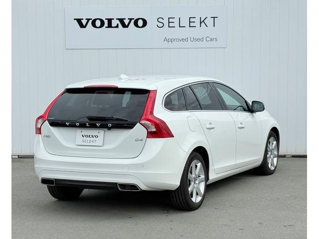 V60 D4 SE 禁煙車/ブラックレザー/純正ナビ/TV/Bluetooth/パワーシート/シートメモリー/オートライト/レインセンサー/シートメモリー/バックカメラ/衝突軽減B/クルーズコントロール/ETC(11枚目)