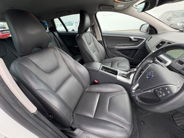 V60 D4 SE 禁煙車/ブラックレザー/純正ナビ/TV/Bluetooth/パワーシート/シートメモリー/オートライト/レインセンサー/シートメモリー/バックカメラ/衝突軽減B/クルーズコントロール/ETC(12枚目)