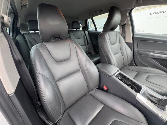 V60 D4 SE 禁煙車/ブラックレザー/純正ナビ/TV/Bluetooth/パワーシート/シートメモリー/オートライト/レインセンサー/シートメモリー/バックカメラ/衝突軽減B/クルーズコントロール/ETC(14枚目)