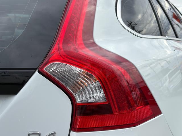 V60 D4 SE 禁煙車/ブラックレザー/純正ナビ/TV/Bluetooth/パワーシート/シートメモリー/オートライト/レインセンサー/シートメモリー/バックカメラ/衝突軽減B/クルーズコントロール/ETC(36枚目)