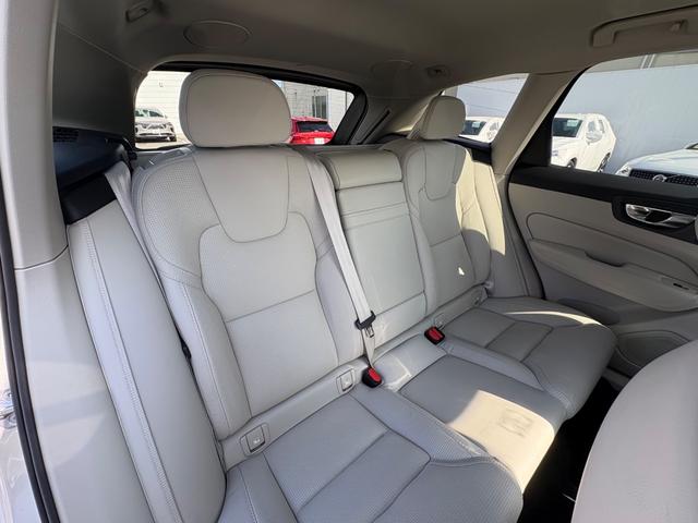 ＸＣ９０ Ｔ６　ＡＷＤ　インスクリプション　認定中古車／禁煙車／パノラマサンルーフ／純正ナビ／ＴＶ／カープレイ／／Ｂｌｕｅｔｏｏｔｈ／／Ｆ＆Ｒシートヒーター／ベンチレーション／マッサージ機能／３６０カメラ／衝突軽減Ｂ／パワーシート／ＥＴＣ（16枚目）