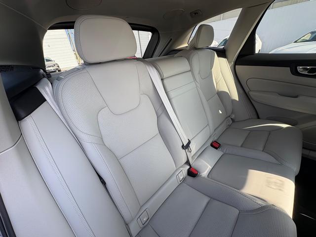 ＸＣ９０ Ｔ６　ＡＷＤ　インスクリプション　認定中古車／禁煙車／パノラマサンルーフ／純正ナビ／ＴＶ／カープレイ／／Ｂｌｕｅｔｏｏｔｈ／／Ｆ＆Ｒシートヒーター／ベンチレーション／マッサージ機能／３６０カメラ／衝突軽減Ｂ／パワーシート／ＥＴＣ（17枚目）