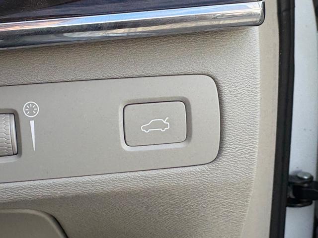 ＸＣ９０ Ｔ６　ＡＷＤ　インスクリプション　認定中古車／禁煙車／パノラマサンルーフ／純正ナビ／ＴＶ／カープレイ／／Ｂｌｕｅｔｏｏｔｈ／／Ｆ＆Ｒシートヒーター／ベンチレーション／マッサージ機能／３６０カメラ／衝突軽減Ｂ／パワーシート／ＥＴＣ（39枚目）