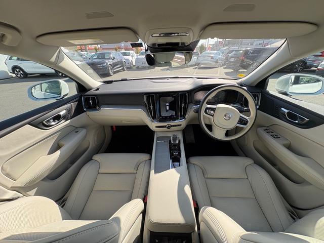 Ｖ６０ Ｂ５　インスクリプション　認定中古車／ブロンドレザー／オプション１９インチＡＷ／ハーマンカードン／純正ナビ／ＴＶ／カープレイ／Ｆ＆Ｒシートヒーター／ベンチレーション／マッサージ機能／３６０カメラ／ＥＴＣ（5枚目）