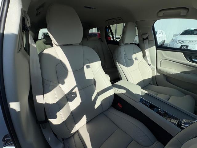 Ｖ６０ Ｂ５　インスクリプション　認定中古車／ブロンドレザー／オプション１９インチＡＷ／ハーマンカードン／純正ナビ／ＴＶ／カープレイ／Ｆ＆Ｒシートヒーター／ベンチレーション／マッサージ機能／３６０カメラ／ＥＴＣ（16枚目）