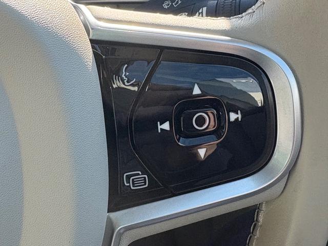 Ｖ６０ Ｂ５　インスクリプション　認定中古車／ブロンドレザー／オプション１９インチＡＷ／ハーマンカードン／純正ナビ／ＴＶ／カープレイ／Ｆ＆Ｒシートヒーター／ベンチレーション／マッサージ機能／３６０カメラ／ＥＴＣ（20枚目）