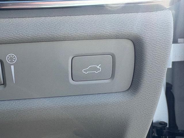 Ｖ６０ Ｂ５　インスクリプション　認定中古車／ブロンドレザー／オプション１９インチＡＷ／ハーマンカードン／純正ナビ／ＴＶ／カープレイ／Ｆ＆Ｒシートヒーター／ベンチレーション／マッサージ機能／３６０カメラ／ＥＴＣ（38枚目）