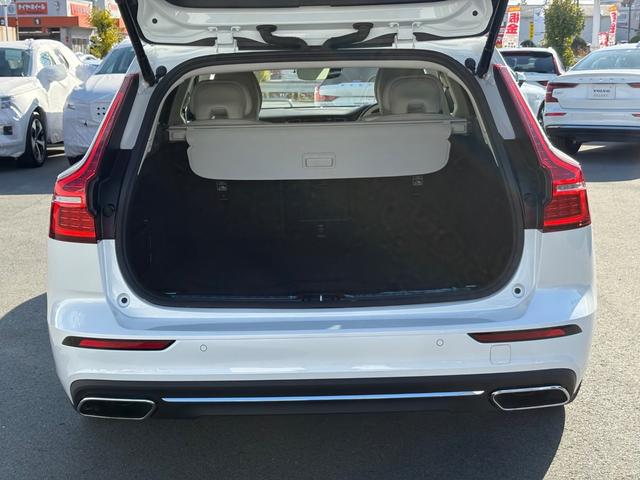 Ｖ６０ Ｂ５　インスクリプション　認定中古車／ブロンドレザー／オプション１９インチＡＷ／ハーマンカードン／純正ナビ／ＴＶ／カープレイ／Ｆ＆Ｒシートヒーター／ベンチレーション／マッサージ機能／３６０カメラ／ＥＴＣ（43枚目）