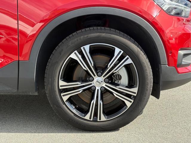 ＸＣ４０ リチャージ　ＰＨＶ　Ｔ５　インスクリプション　認定中古車／ワンオーナー／ブラックレザー／パノラマサンルーフ／ハーマンカードン／純正ナビ／ＴＶ／カープレイ／Ｆ＆Ｒシートヒーター／ステアリングヒーター３６０カメラ／ＬＥＤヘッドライト／レインセンサー（13枚目）