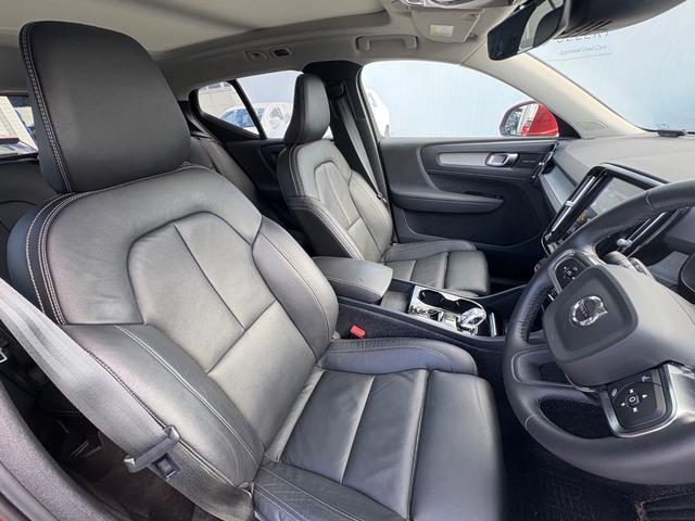 ＸＣ４０ リチャージ　ＰＨＶ　Ｔ５　インスクリプション　認定中古車／ワンオーナー／ブラックレザー／パノラマサンルーフ／ハーマンカードン／純正ナビ／ＴＶ／カープレイ／Ｆ＆Ｒシートヒーター／ステアリングヒーター３６０カメラ／ＬＥＤヘッドライト／レインセンサー（14枚目）