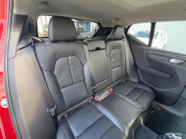 ＸＣ４０ リチャージ　ＰＨＶ　Ｔ５　インスクリプション　認定中古車／ワンオーナー／ブラックレザー／パノラマサンルーフ／ハーマンカードン／純正ナビ／ＴＶ／カープレイ／Ｆ＆Ｒシートヒーター／ステアリングヒーター３６０カメラ／ＬＥＤヘッドライト／レインセンサー（16枚目）