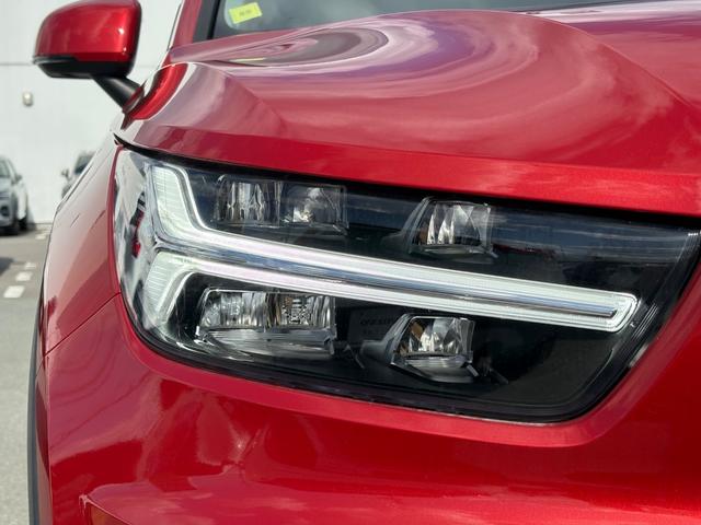ＸＣ４０ リチャージ　ＰＨＶ　Ｔ５　インスクリプション　認定中古車／ワンオーナー／ブラックレザー／パノラマサンルーフ／ハーマンカードン／純正ナビ／ＴＶ／カープレイ／Ｆ＆Ｒシートヒーター／ステアリングヒーター３６０カメラ／ＬＥＤヘッドライト／レインセンサー（42枚目）