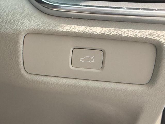 V60 ウルトラ B4 認定中古車/ブロンドナッパレザー/Googleナビ/B&Wプレミアムサウンドシステム/F&Rシートヒーター/ステアリングヒーター/ベンチレーション/マッサージ機能/360カメラ/パワーシート(29枚目)