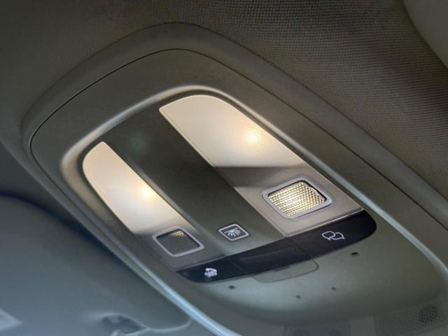 V60 ウルトラ B4 認定中古車/ブロンドナッパレザー/Googleナビ/B&Wプレミアムサウンドシステム/F&Rシートヒーター/ステアリングヒーター/ベンチレーション/マッサージ機能/360カメラ/パワーシート(32枚目)