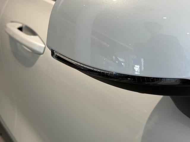 V60 ウルトラ B4 認定中古車/ブロンドナッパレザー/Googleナビ/B&Wプレミアムサウンドシステム/F&Rシートヒーター/ステアリングヒーター/ベンチレーション/マッサージ機能/360カメラ/パワーシート(34枚目)