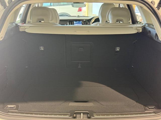 V60 ウルトラ B4 認定中古車/ブロンドナッパレザー/Googleナビ/B&Wプレミアムサウンドシステム/F&Rシートヒーター/ステアリングヒーター/ベンチレーション/マッサージ機能/360カメラ/パワーシート(35枚目)