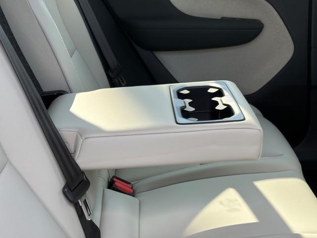 ＸＣ４０ ウルトラ　Ｂ４　ＡＷＤ　認定中古車／ブロンドレザー／Ｇｏｏｇｌｅナビ／Ｂｌｕｅｔｏｏｔｈ／カープレイ／Ｆ＆Ｒシートヒーター／ステアリングヒーター／パワーシート／３６０カメラ／パワーシート／ＥＴＣ（32枚目）