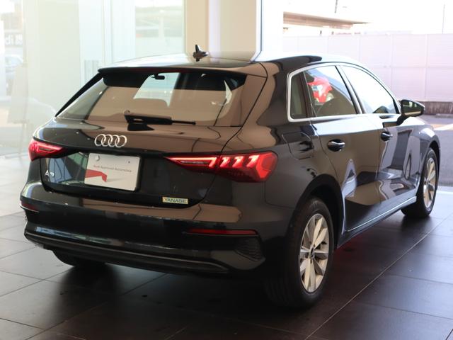 Ａ３ スポーツバック３０ＴＦＳＩ　ＬＥＤヘッドライト　バックカメラ　１６インチアルミホイール　ＴＶチューナー　ナビゲーション　シートヒーター　アダプティブクルーズコントロール　ＥＴＣ　ワンオーナー車　禁煙車（5枚目）