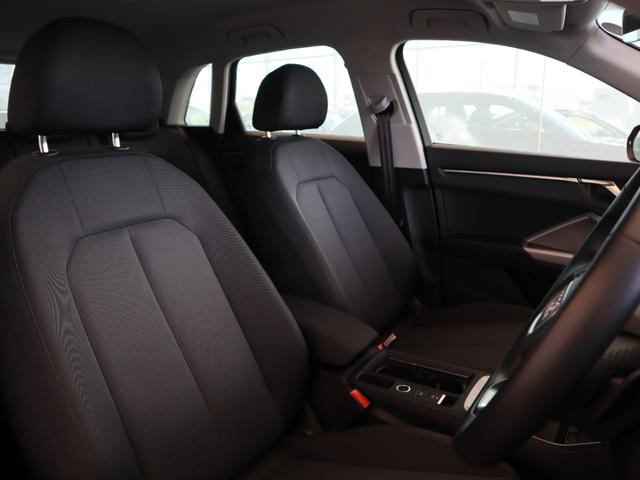 Ｑ３ ３５ＴＦＳＩアドバンスド　元デモカー　ＬＥＤヘッドライト　１８インチアルミホイール　ナビゲーション　サラウンドビューモニター　シートヒーター　スマーフォンワイヤレス充電　バーチャルコックピット　オートマチックテールゲート（24枚目）