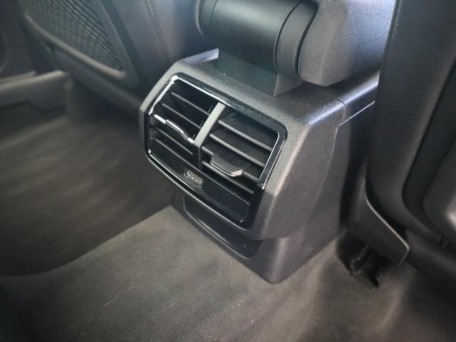 Ｑ３ ３５ＴＦＳＩアドバンスド　元デモカー　ＬＥＤヘッドライト　１８インチアルミホイール　ナビゲーション　サラウンドビューモニター　シートヒーター　スマーフォンワイヤレス充電　バーチャルコックピット　オートマチックテールゲート（49枚目）